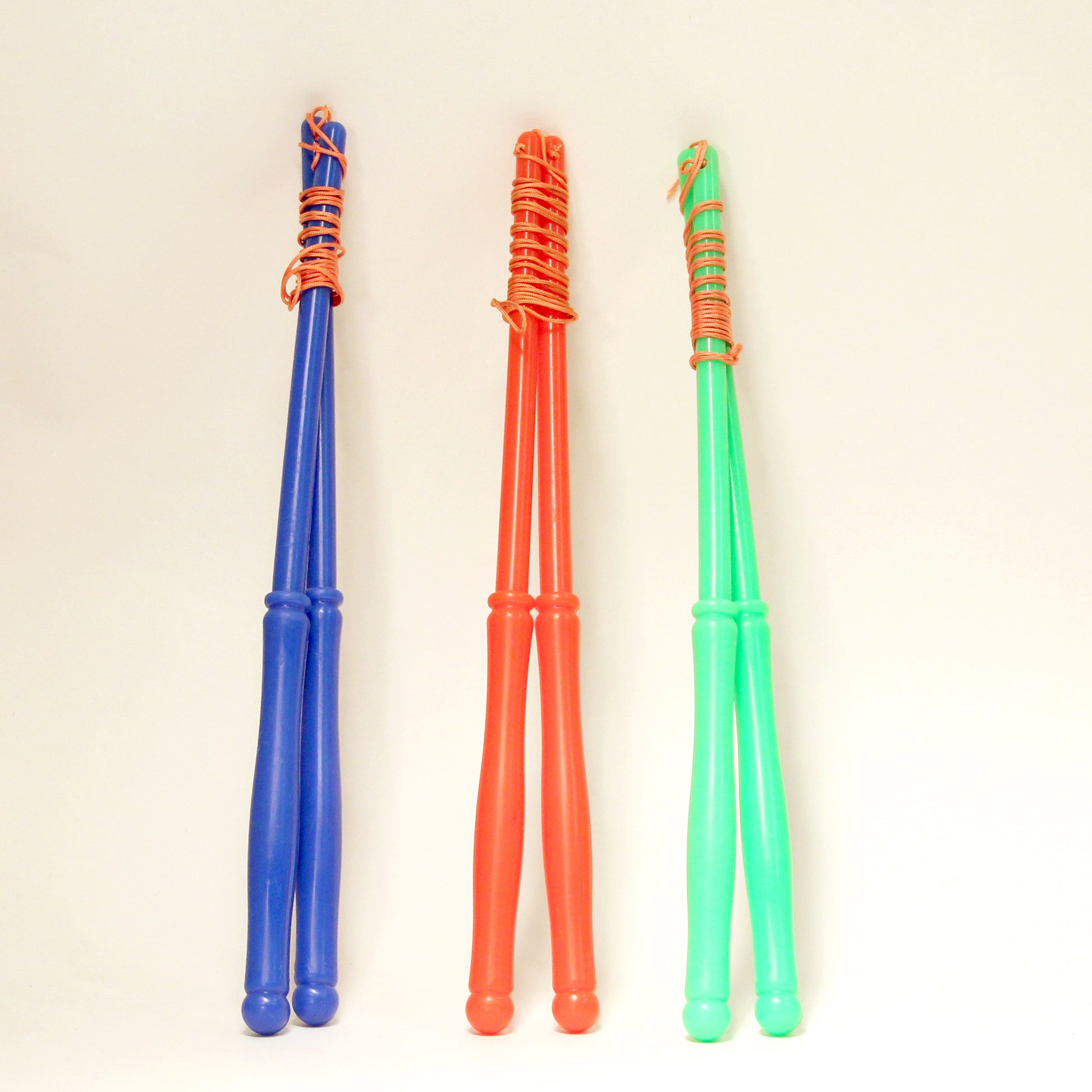 Zeekio Plastic Replacement Diabolo Sticks with String – Juggling Warehouse